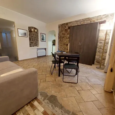 Casa Petra بيت للعطل كاستيلاباتي