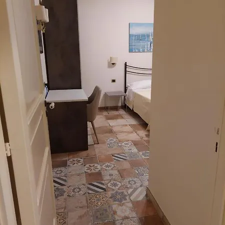 Casa Petra بيت للعطل كاستيلاباتي